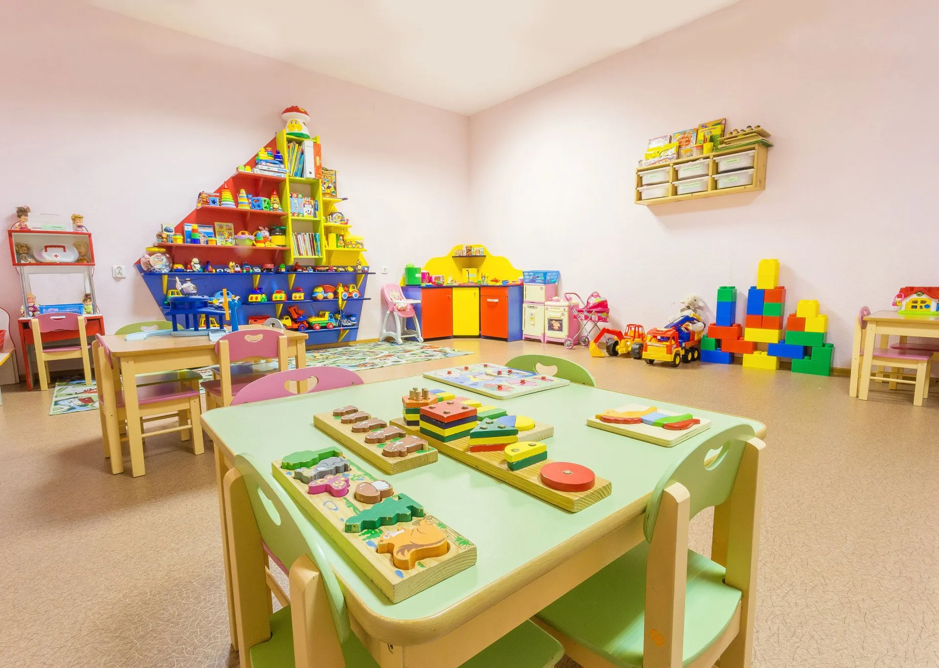 DeColores Learning Center & Childcare
