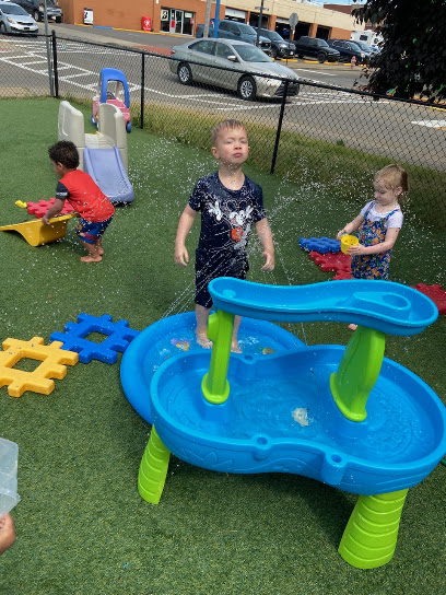 SMALL WONDERS DISCOVERY & LEARNING CENTER - Licensed Daycare in Salem, OH
