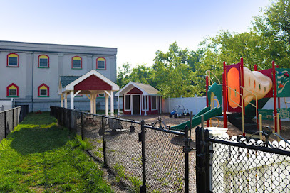 MONARCH MONTESSORI